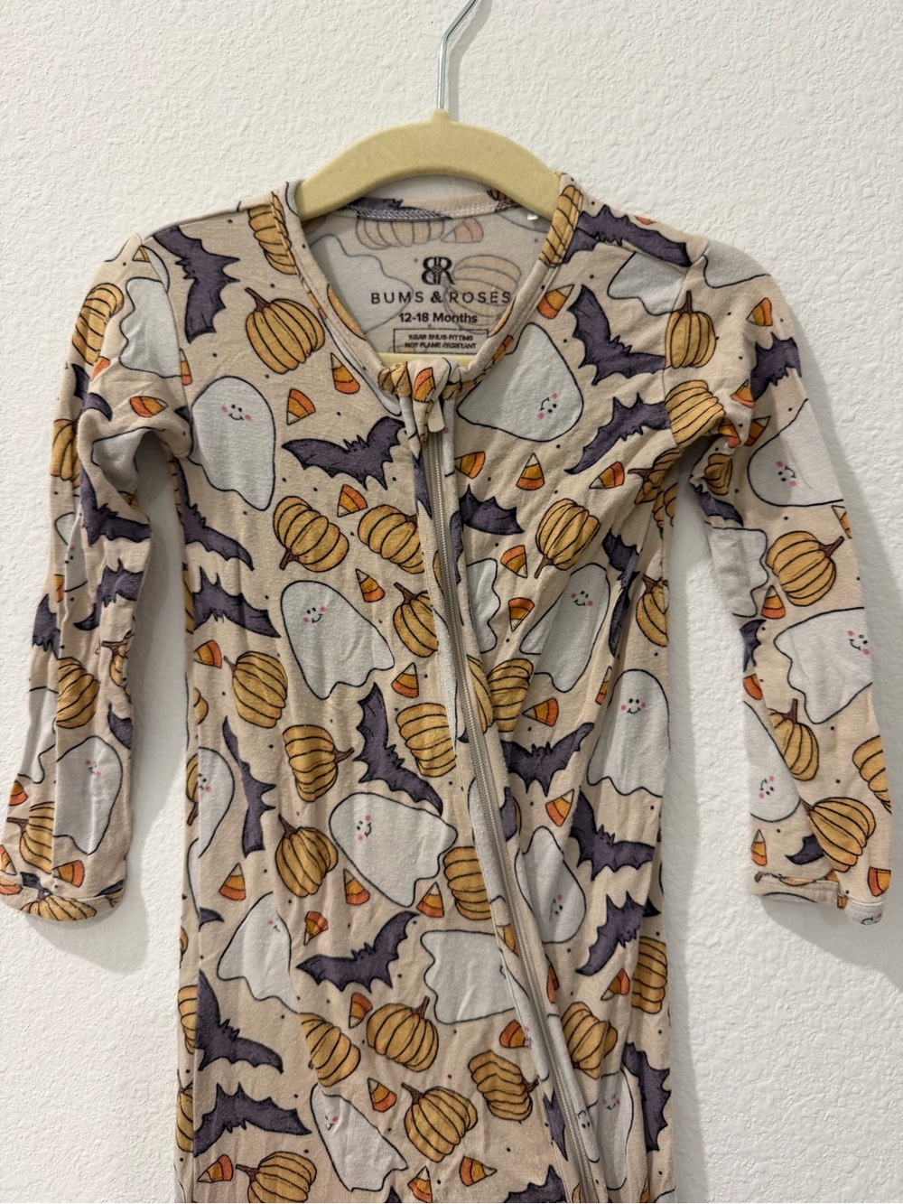 Bums & Roses Beige Halloween Ghosts & Pumpkins Zip Footless Pajamas